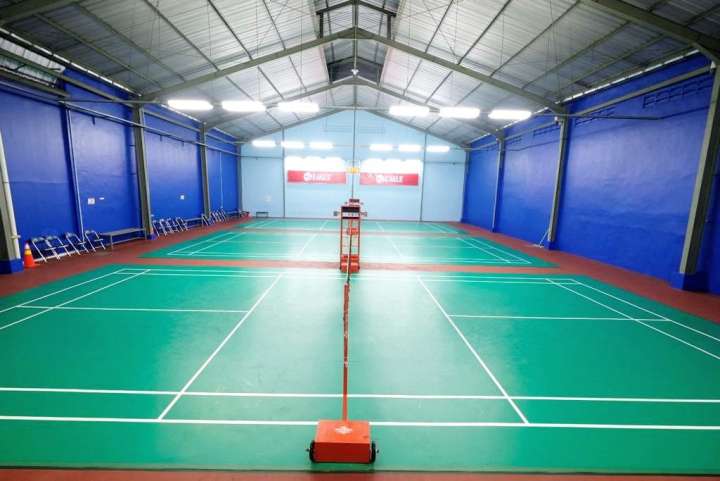 Tips Merawat Lapangan Bulu Tangkis agar Tetap Prima